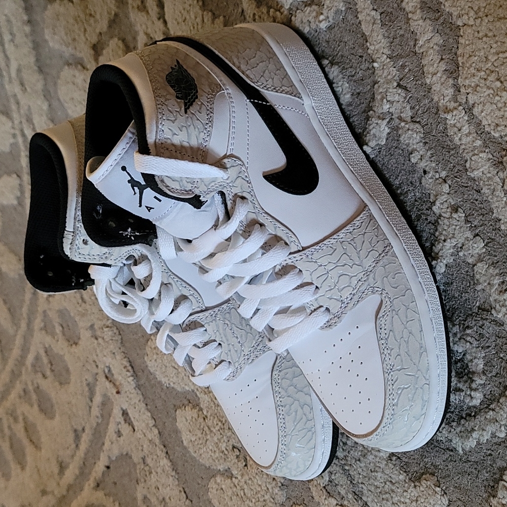Nike Air Jordan Retro 1 High White Elephant Sneakers 6Y